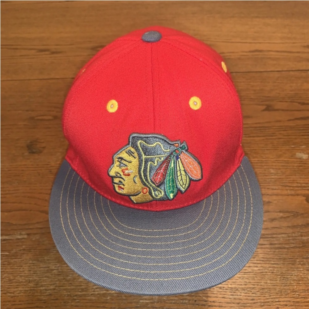 Chicago Blackhawks Reebok Hat - Cap Size Small Flexfit